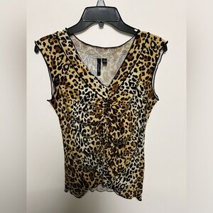 ESSENTIALS BY MILANO ANIMAL PRINT SIZE SMALL SUMMER BLOUSE  GATHERED DOWN FRONT